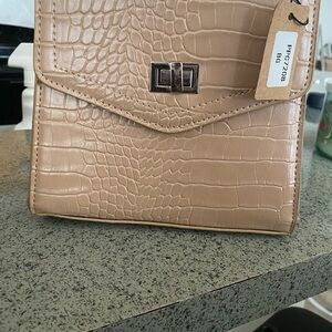 Elegant Tan Crocodile-Embossed Women's Bag